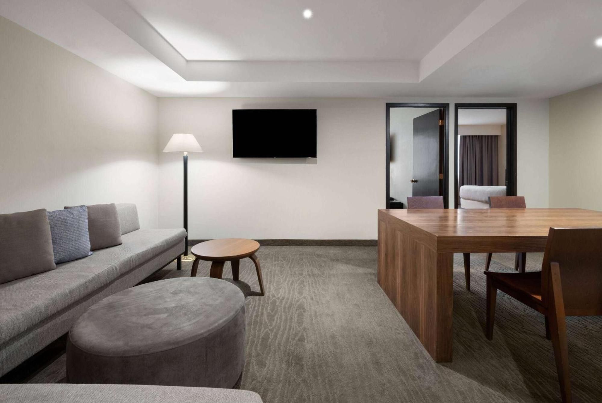 Wyndham Monterrey Ambassador Centro Hotel Kültér fotó