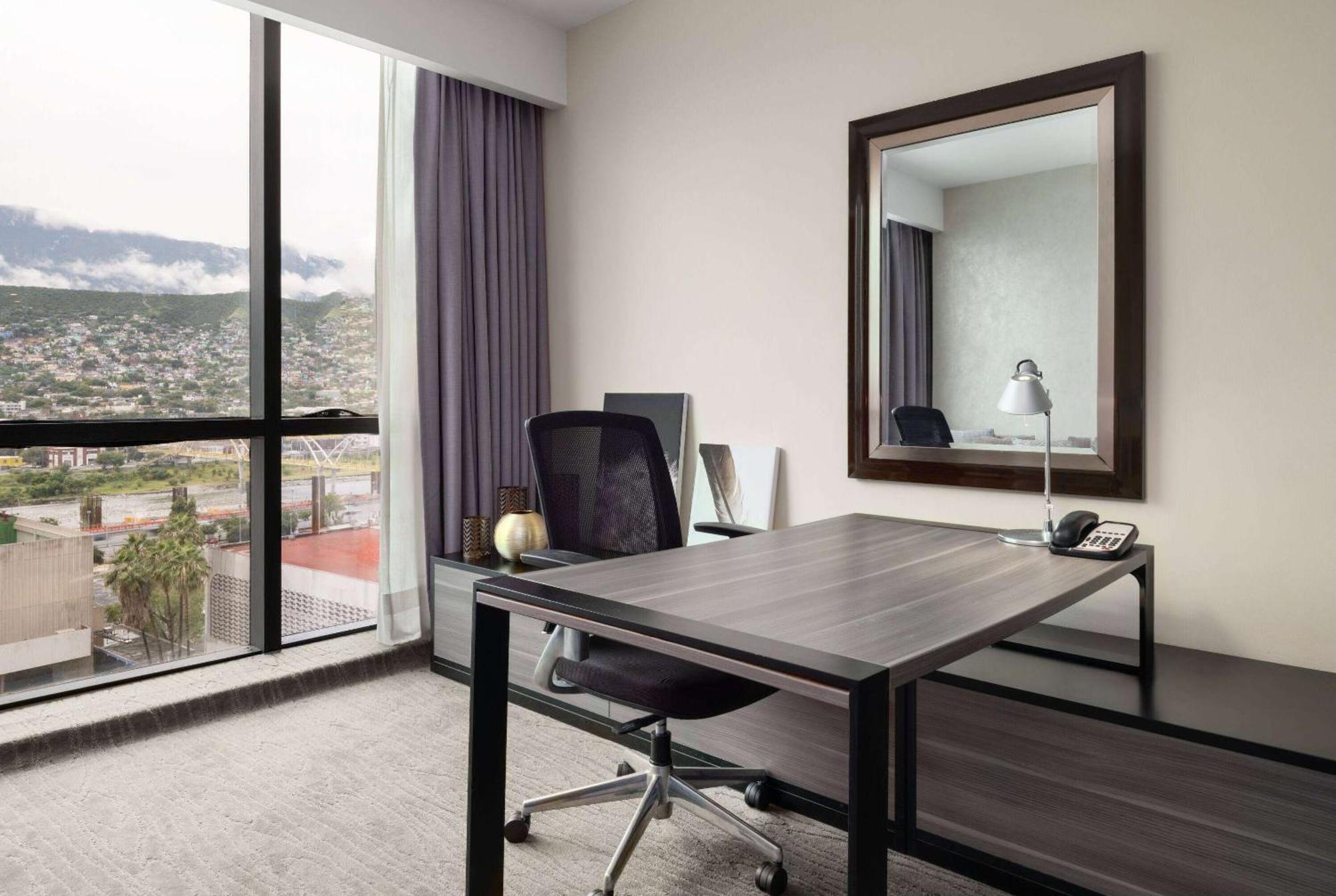 Wyndham Monterrey Ambassador Centro Hotel Kültér fotó