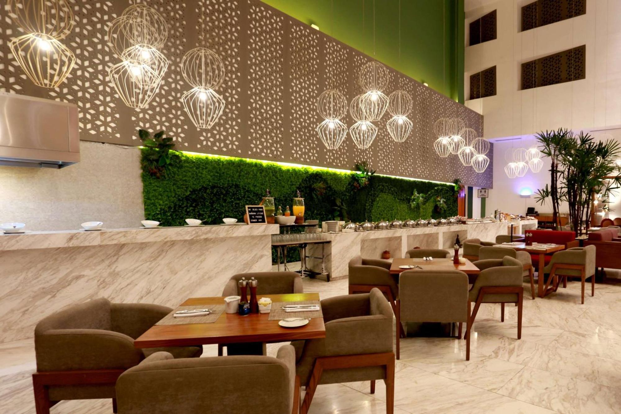 Wyndham Monterrey Ambassador Centro Hotel Kültér fotó